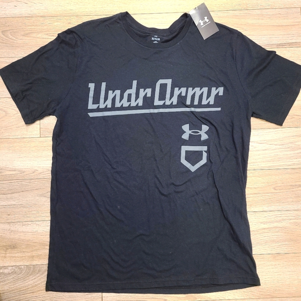 Under Armour Black Gray Short Sleeve Tee